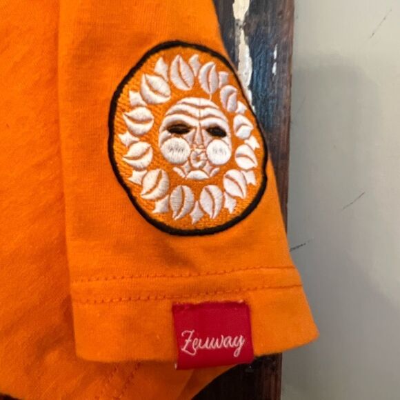 Men’s Embroidered Charlotte T-shirt. Size XL. - Picture 6 of 10